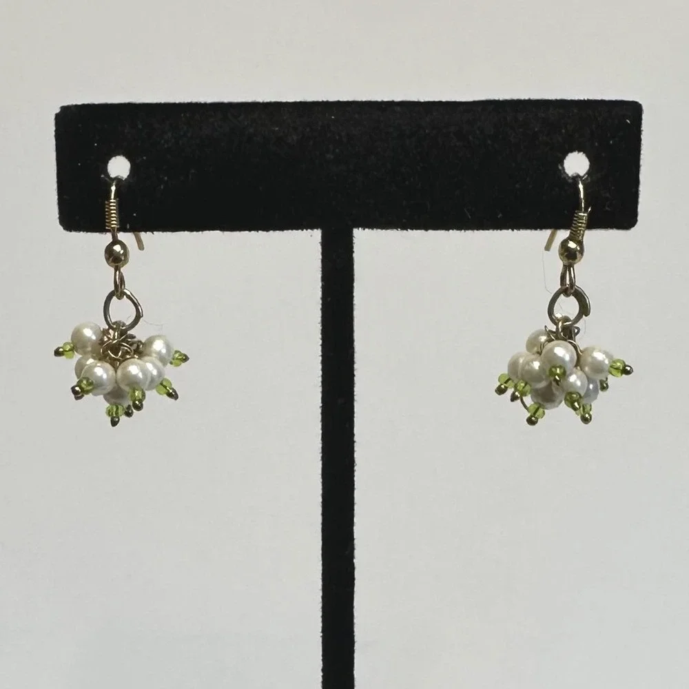Vintage Cluster Bead Dangle Earrings‎ White Faux Pearl Green Accent Boho